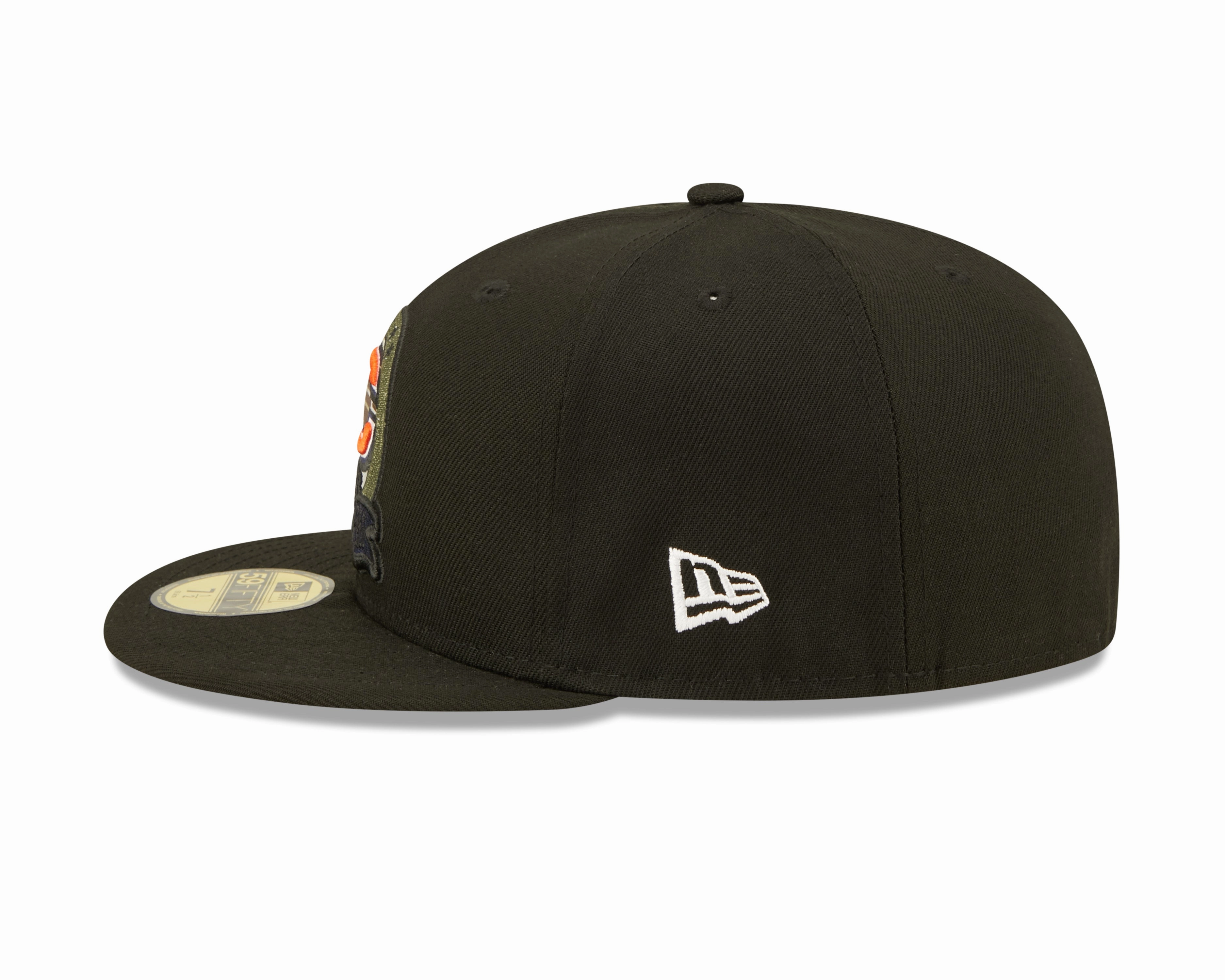 Chicago Bears 2022 Sideline Salute To Service Primary Logo Black New Era 59FIFTY Fitted Hat