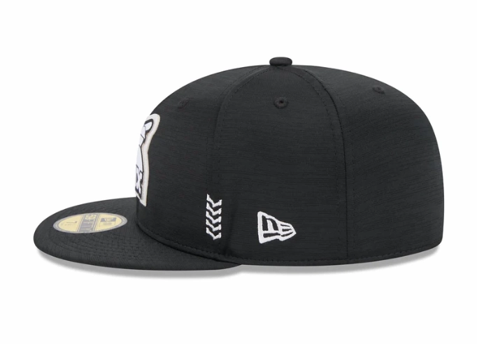 Chicago White Sox New Era Black & White 2024 Clubhouse 59FIFTY Fitted Hat