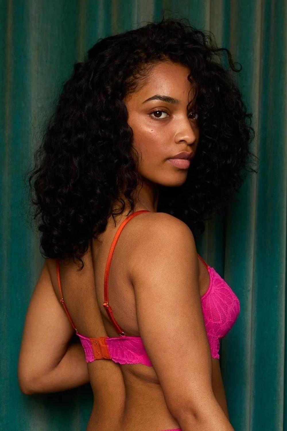 Flora Graphic Lace Underwire Bra Pink