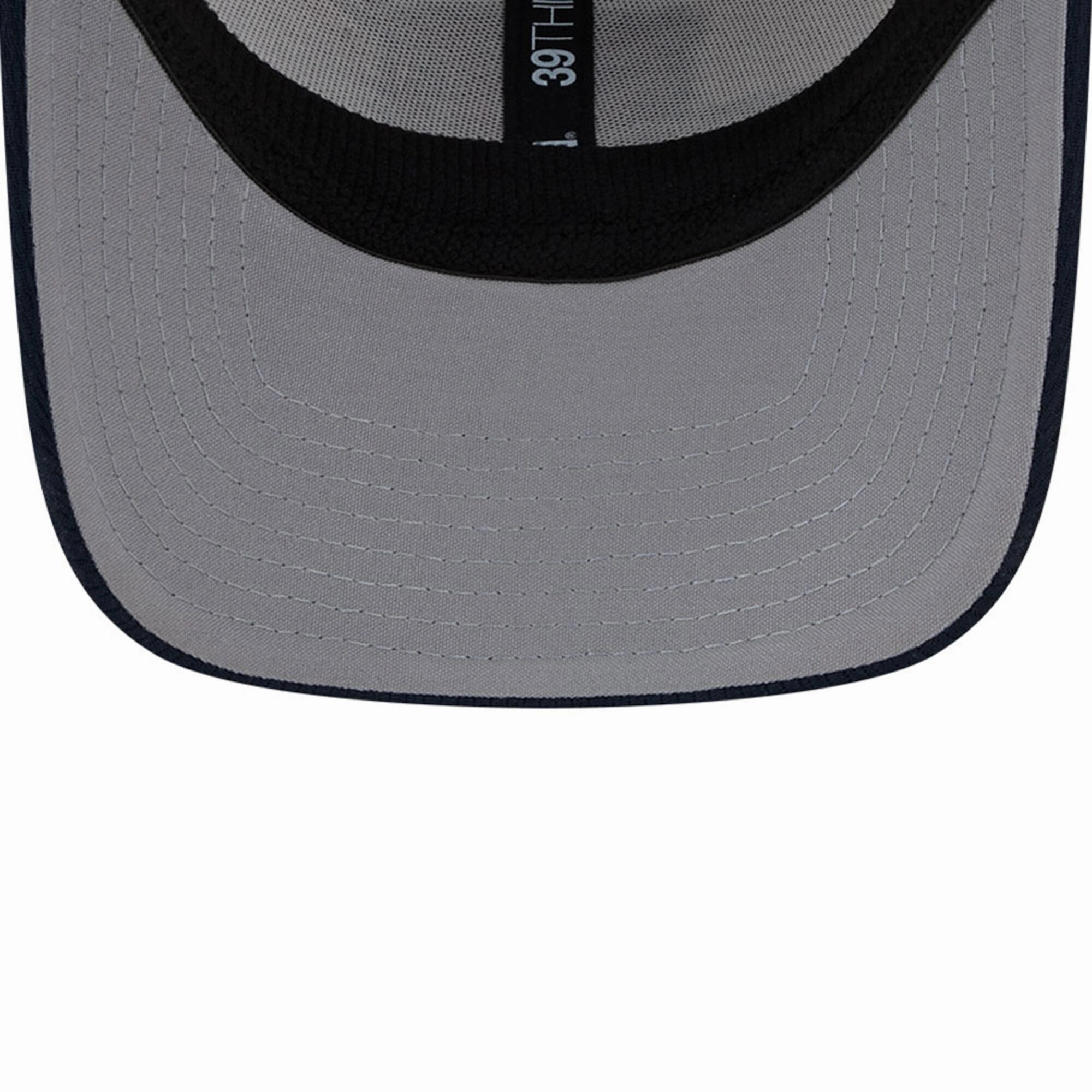 Men's Chicago Bears Historical Logo New Era White/Navy 2023 Sideline 39THIRTY Flex Hat