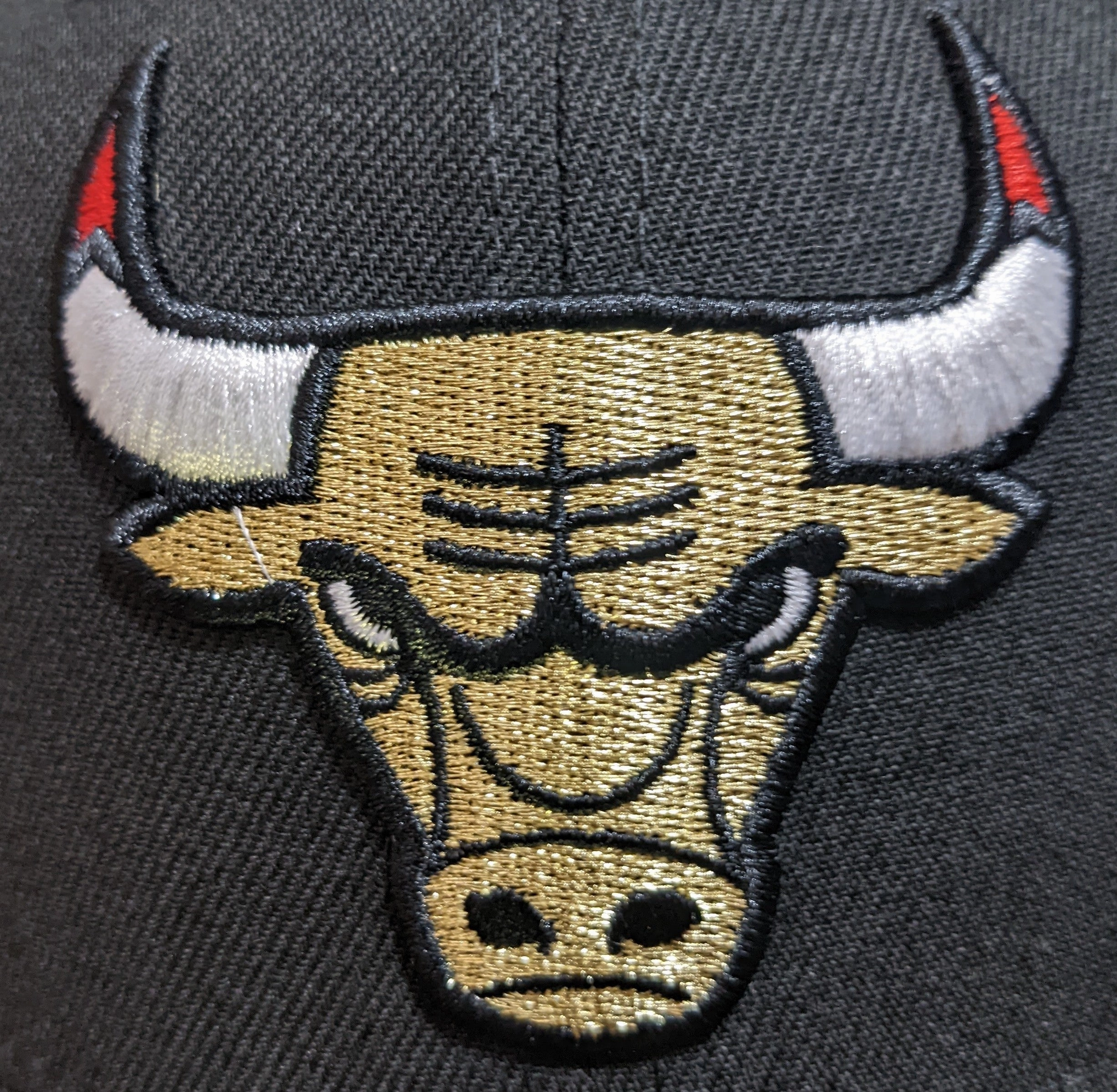 Men's Chicago Bulls New Era Black University Gold 59FIFTY Fitted Hat