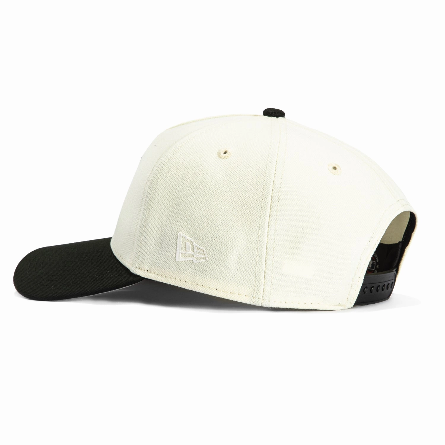 New Era 9Forty A-Frame New York Yankees Snapback Hat - White. Black