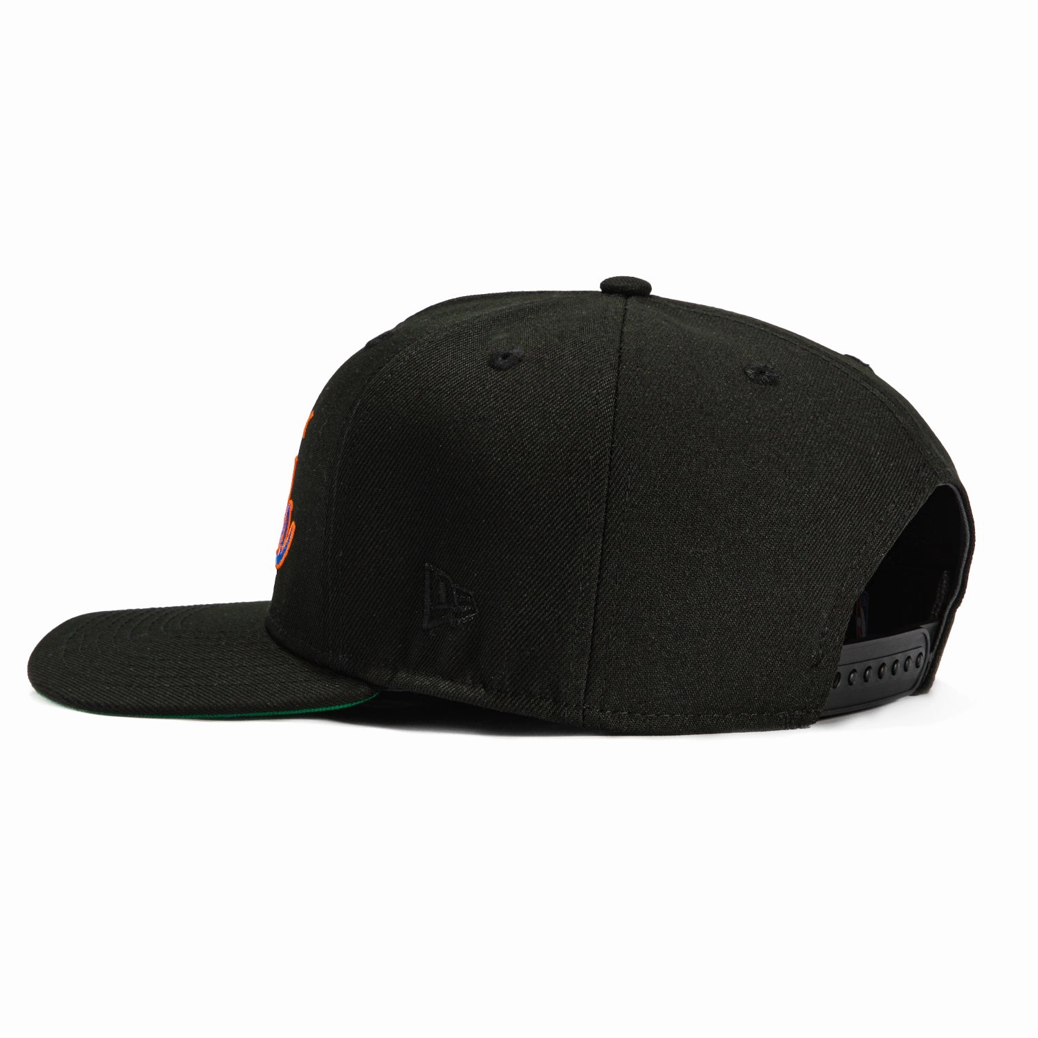 New Era 9Seventy New York Knicks Script Stretch-Snapback Hat - Black